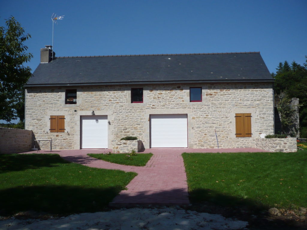 chantier realisation de joint a la chaux pose de pave et realisation de bac a fleur muret en pierre bannalec 1 - Rénovation - Quimper Brest